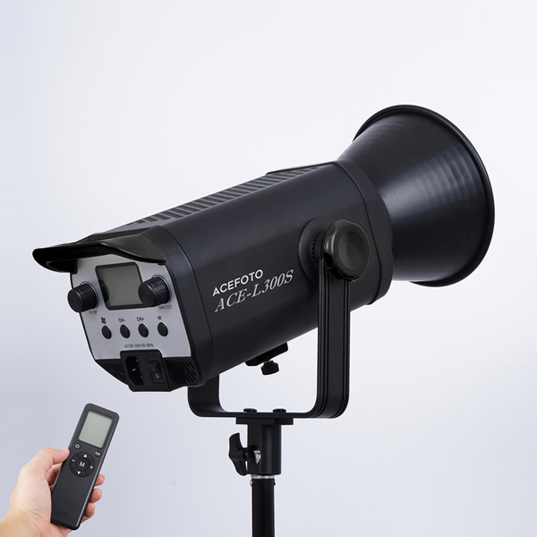 LED Studio Video Light Continuous Lighting 5600K CRI 95+ Brightness Adjustable Bowens Mount for Video Recording Photography Outdoor Shooting YouTube Interview